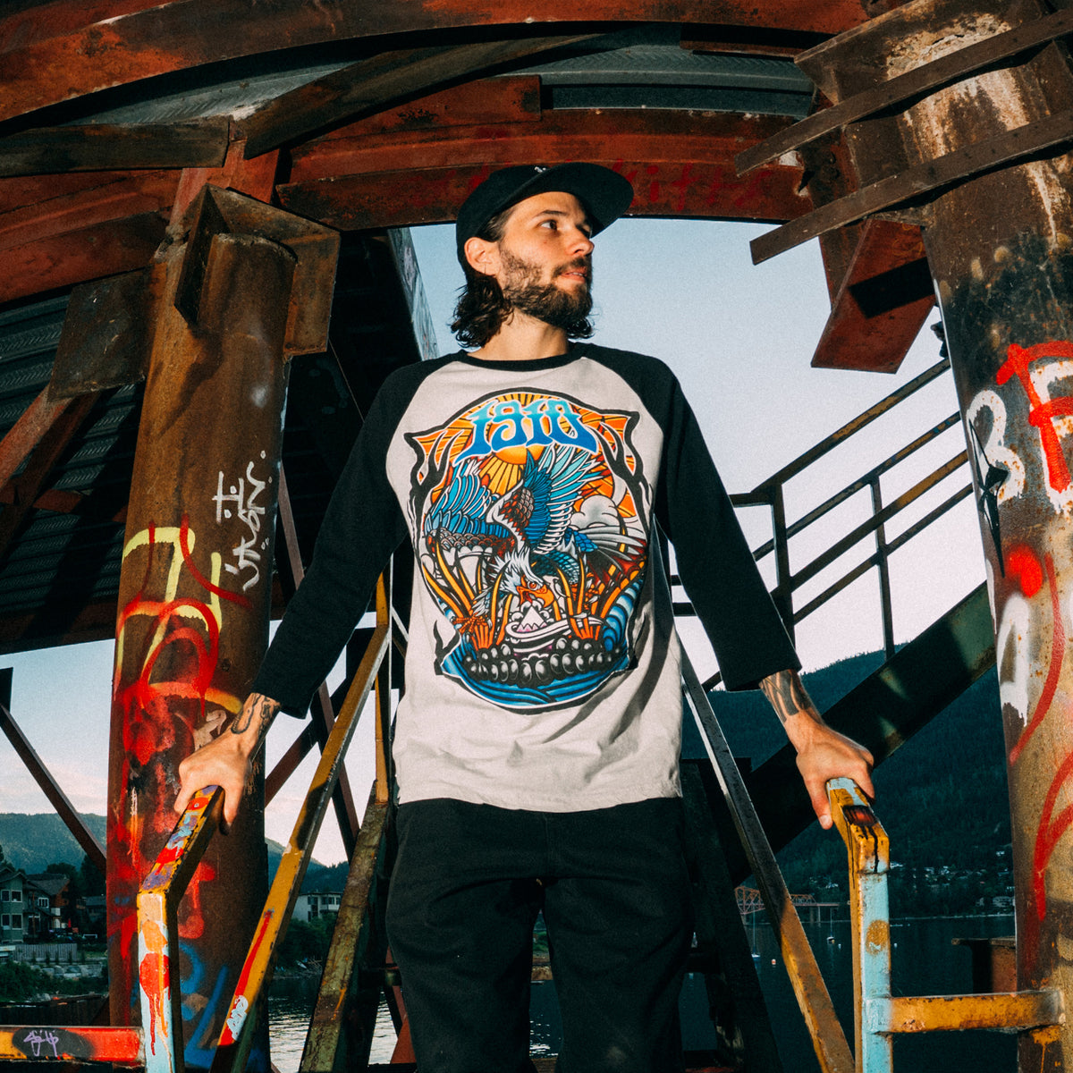 Ojo Rojo L/S Raglan T-Shirt